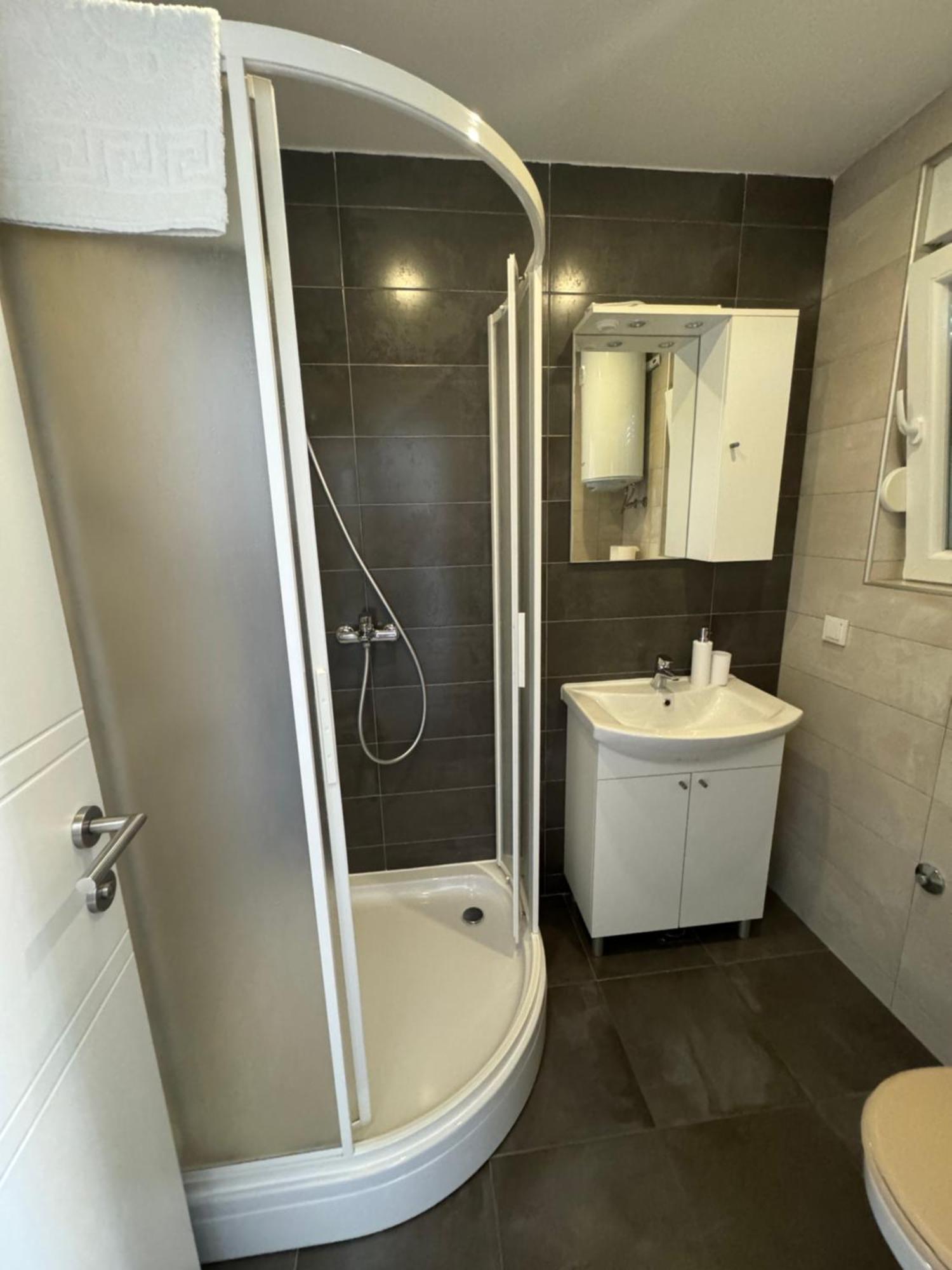 Vinko Apartment *