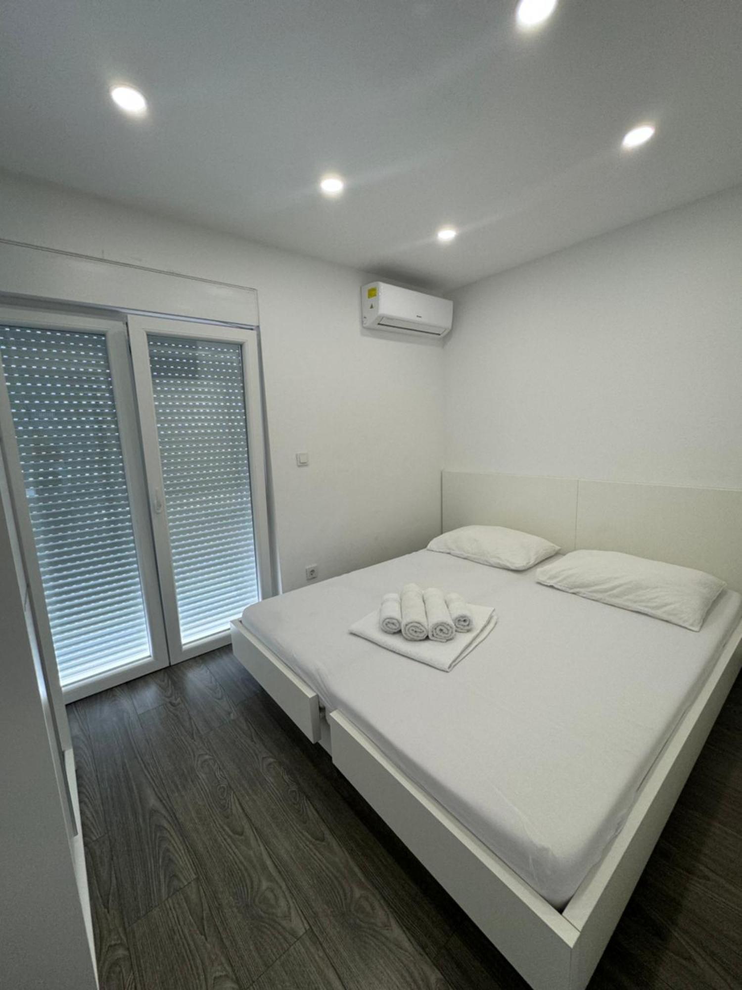 Apartment Vinko Novalja