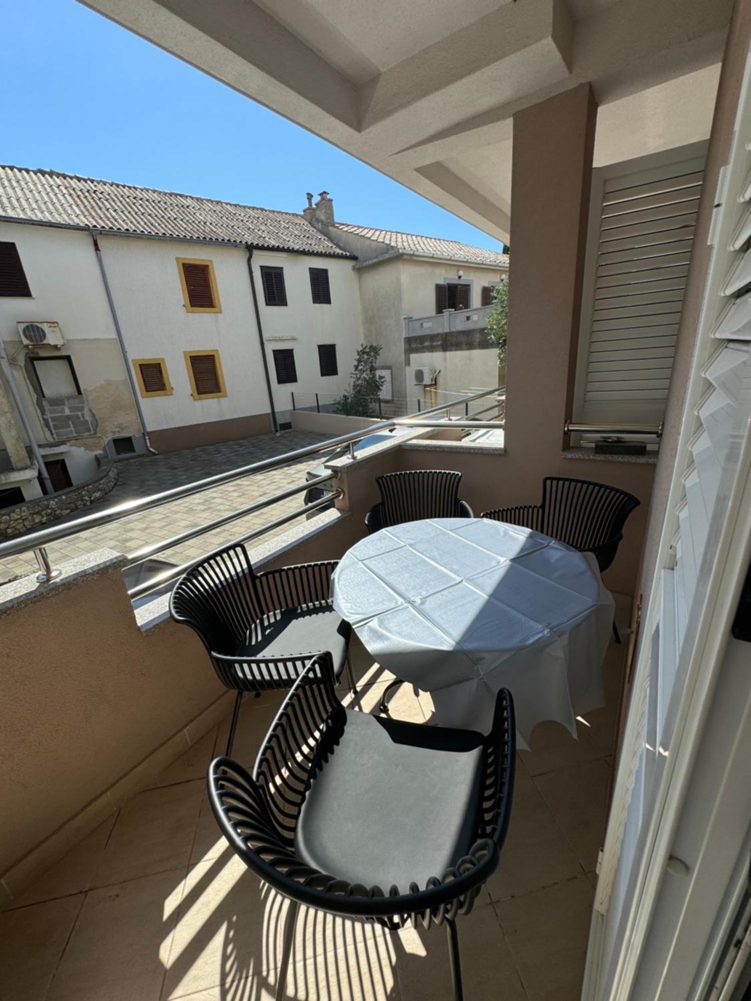 Vinko Apartment *